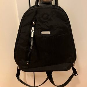 Baggalini travel bag with wallet